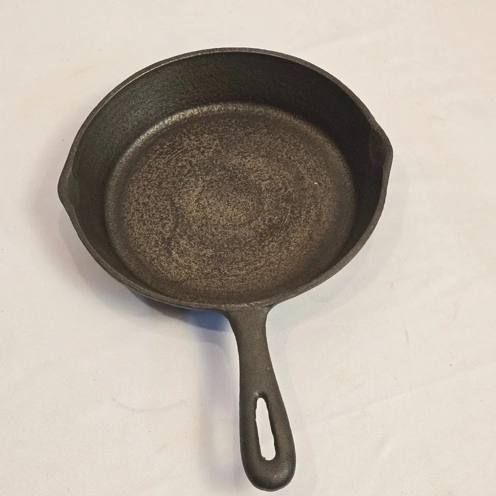 Pantry Master Vintage Cast Iron Skillet 8 Inch‎ Frying Pan Made in Taiwan
